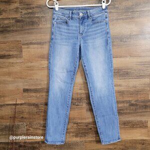 American Eagle Jeans Size 6 Skinny Mid Rise Next Level Stretch Medium Light Wash